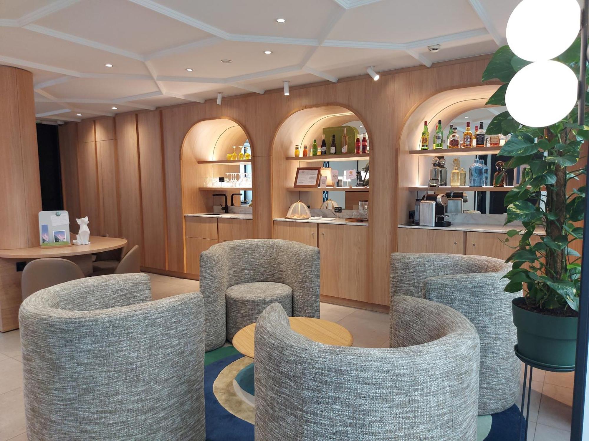 Mercure Arc De Triomphe Wagram 4* Paris